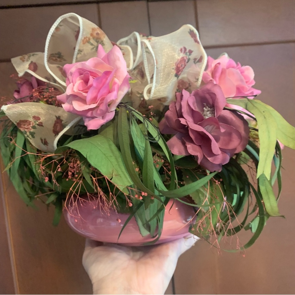 Rose faux floral arrangement